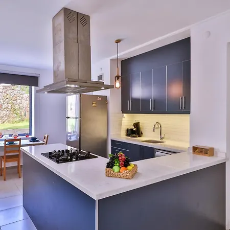 Roxy 3 Bedroom With One Of The Unique Gardens In