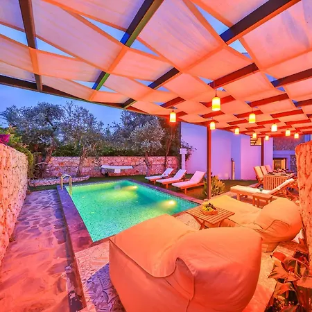 Roxy 3 Bedroom With One Of The Unique Gardens In * Kalkan