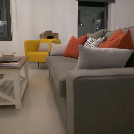 Roxy 3 Bedroom With One Of The Unique Gardens In *