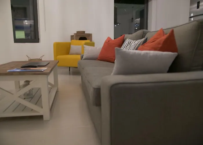 Roxy 3 Bedroom With One Of The Unique Gardens In *